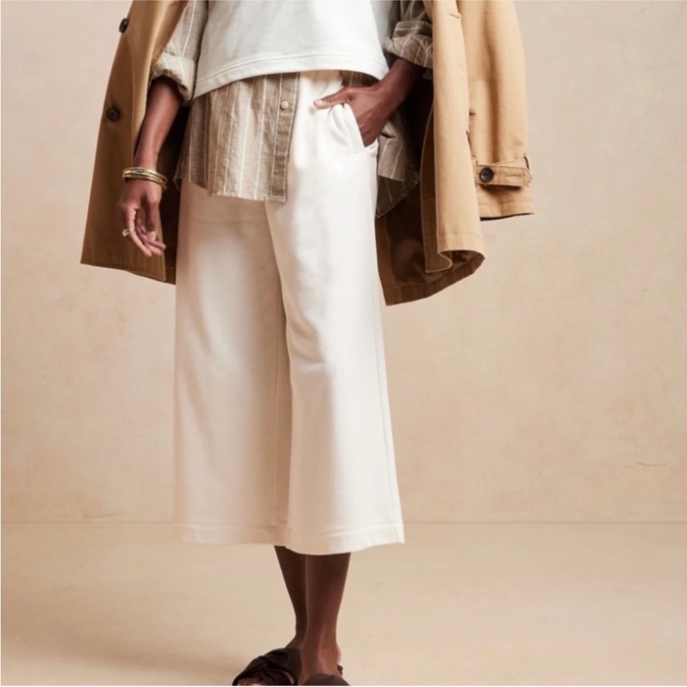 BANANA REPUBLIC FRENCH TERRY CULOTTE, Size M, Snow Day (NEVER WORN)